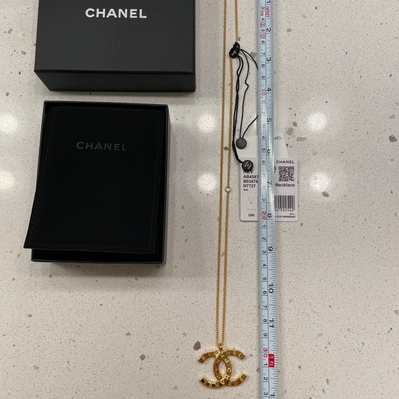 Chanel Paris Button Necklace - Picture 3 of 16